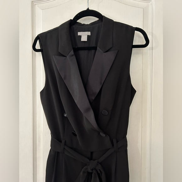 H&M Sleeveless Tuxedo Jumpsuit - Picture 2 of 9